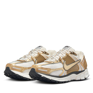 Women's Nike Zoom Vomero 5 - Photon Dust/Metallic Gold