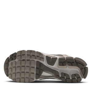 Women's Nike Zoom Vomero 5 - Vast Grey/Photon Dust