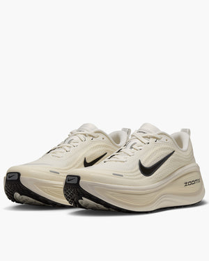 Nike Vomero Plus - Sail/Black