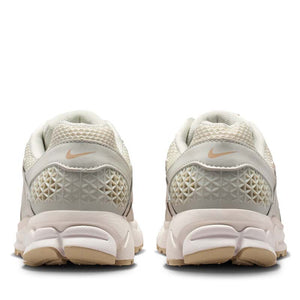 Women's Nike Zoom Vomero 5 - Light Bone/Phantom