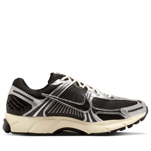 Nike Zoom Vomero 5 - Black/Chrome