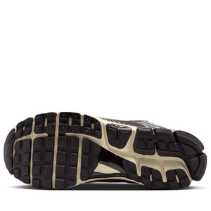 Nike Zoom Vomero 5 - Black/Chrome