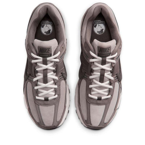 Nike Zoom Vomero 5 SE - College Grey/Medium Ash