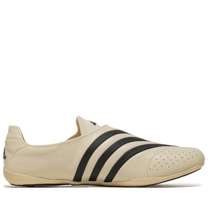 Pharrell Williams x Adidas Vario Flat Earther - Chalk White/Core Black