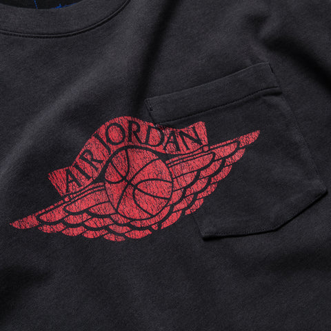Jordan Flight Essentials Pocket Tee - Black/University Red