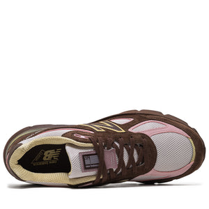 New Balance Made in USA 990v4 - Pumpernickel/Pink Chalk