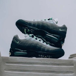Women's Nike Air Max 95 OG - Black/Fresh Mint