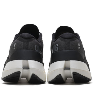 On Cloudboom Max - All Black